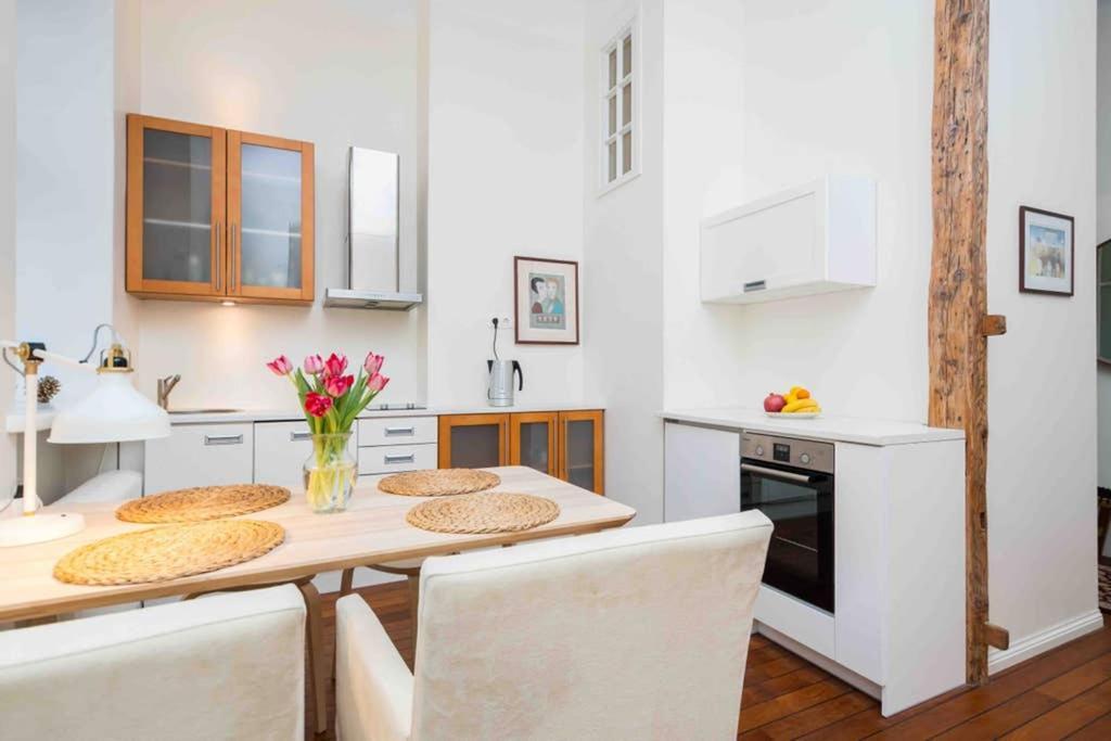 Best Location, Beautiful And Quiet Old Town Apt. Tallin Zewnętrze zdjęcie